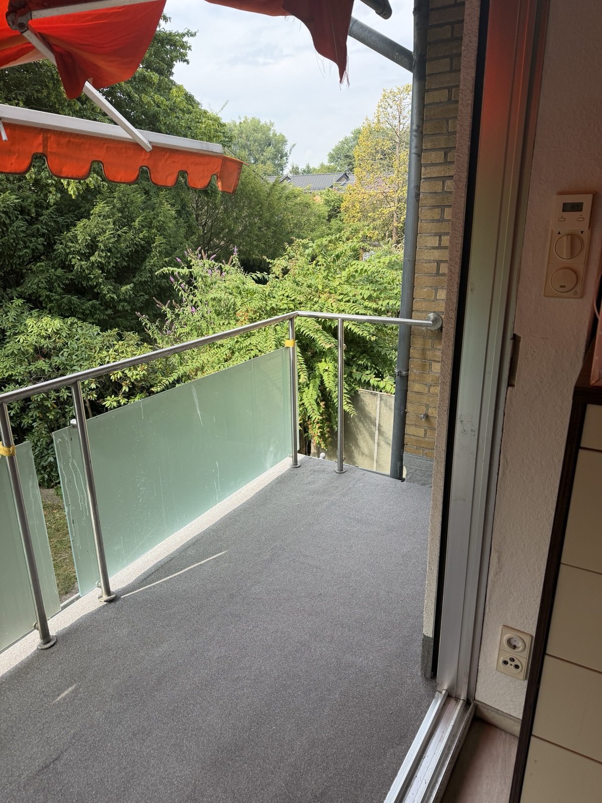 Dachabdichtungstechnik – Terrasse mit Glasgeländer