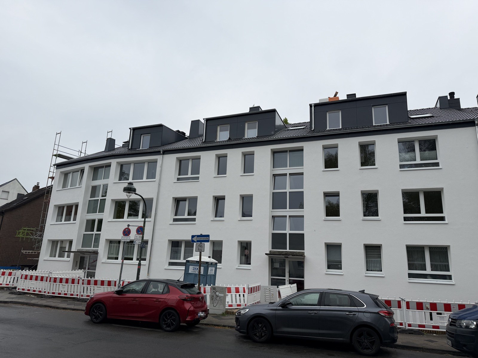 Dachdeckungsarbeiten – Fassade mit sanierten Dachgauben